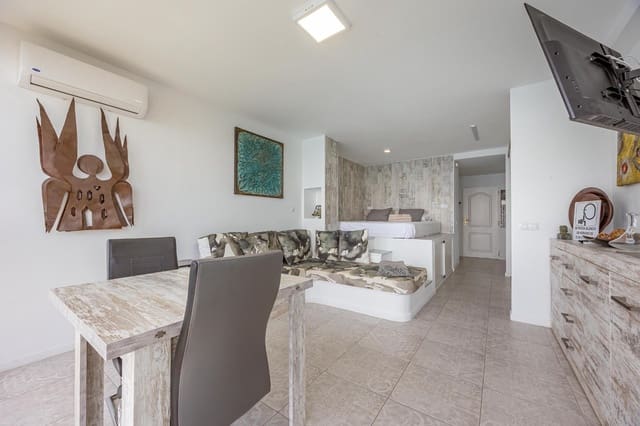 Studio til salg i San Bartolomé de Tirajana med swimmingpool - € 189.900 (Ref: 9226673)