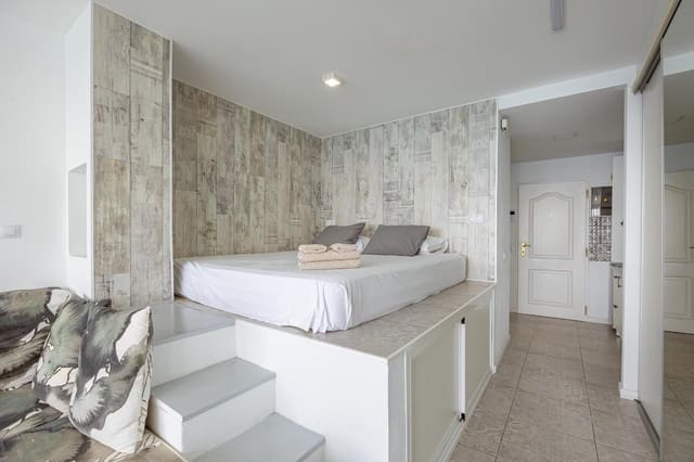 Studio til salg i San Bartolomé de Tirajana med swimmingpool - € 189.900 (Ref: 9226673)