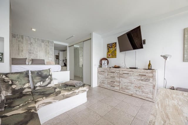 Studio til salg i San Bartolomé de Tirajana med swimmingpool - € 189.900 (Ref: 9226673)