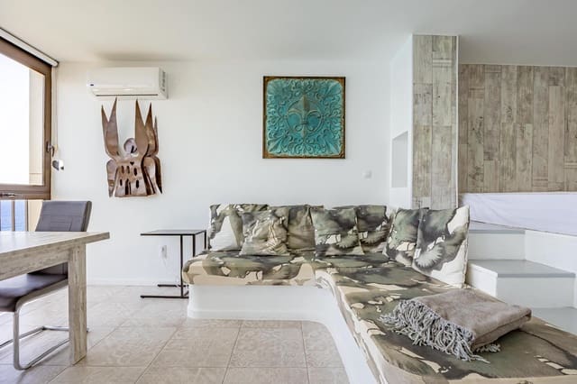 Studio til salg i San Bartolomé de Tirajana med swimmingpool - € 189.900 (Ref: 9226673)