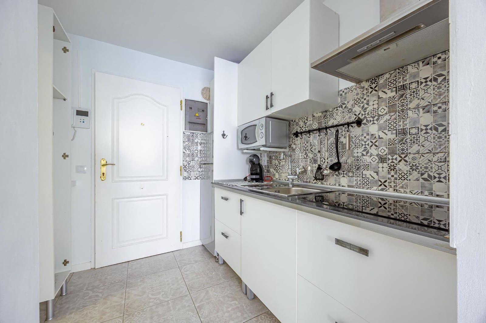 Yksiö myytävänä paikassa San Bartolome de Tirajana mukana uima-altaan - 189 900 € (Ref: 9226673)