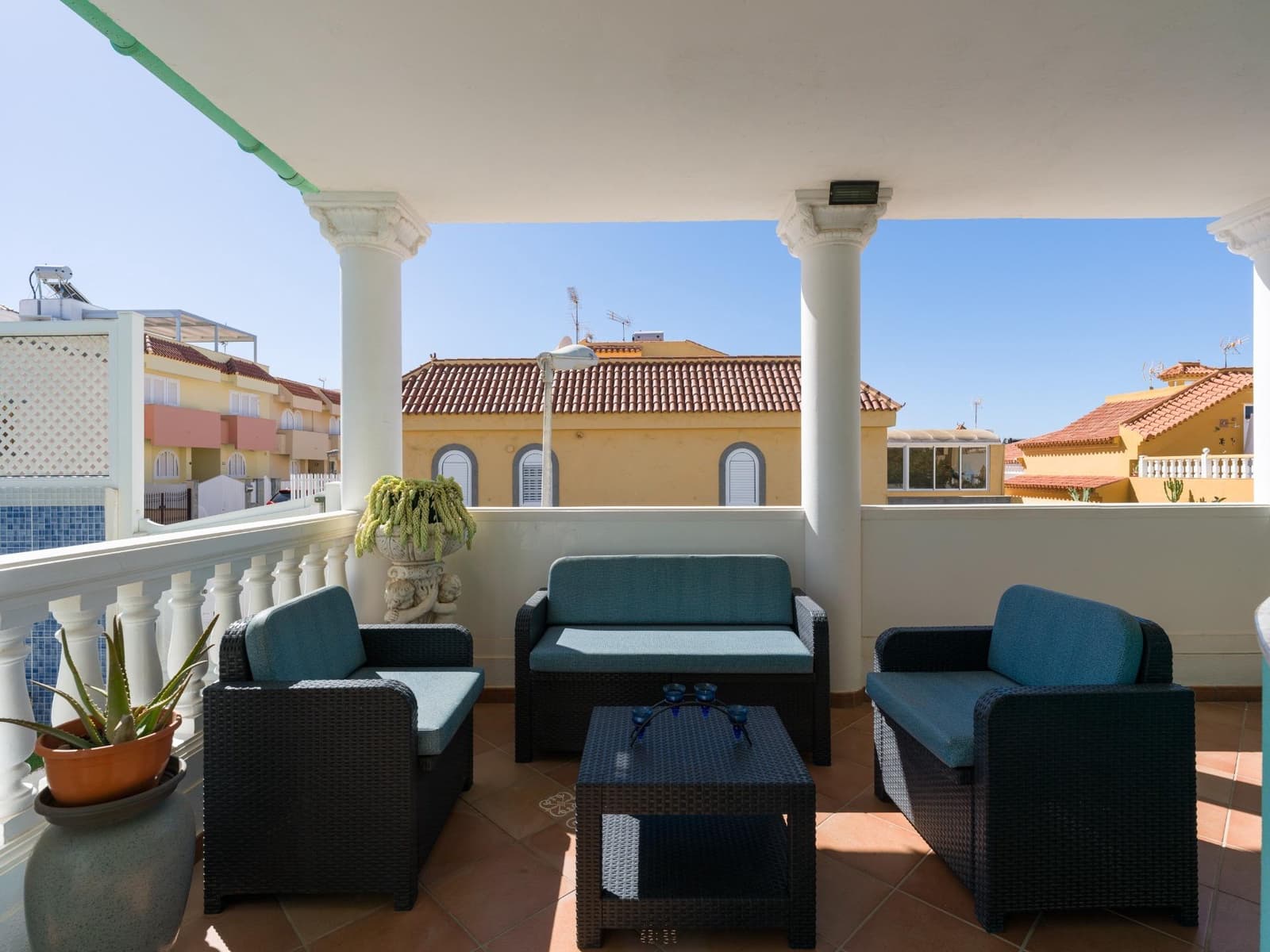 4 slaapkamer Villa te koop in San Bartolome de Tirajana met zwembad garage - € 790.000 (Ref: 9308585)