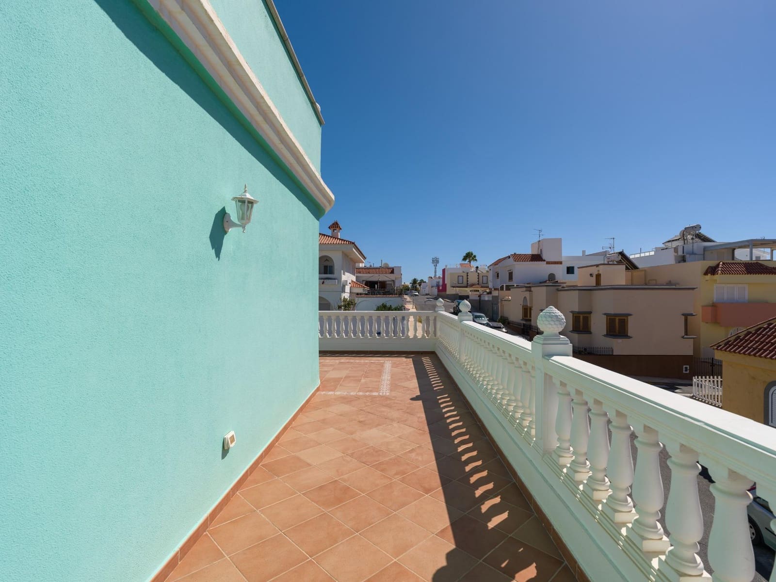 4 slaapkamer Villa te koop in San Bartolome de Tirajana met zwembad garage - € 790.000 (Ref: 9308585)