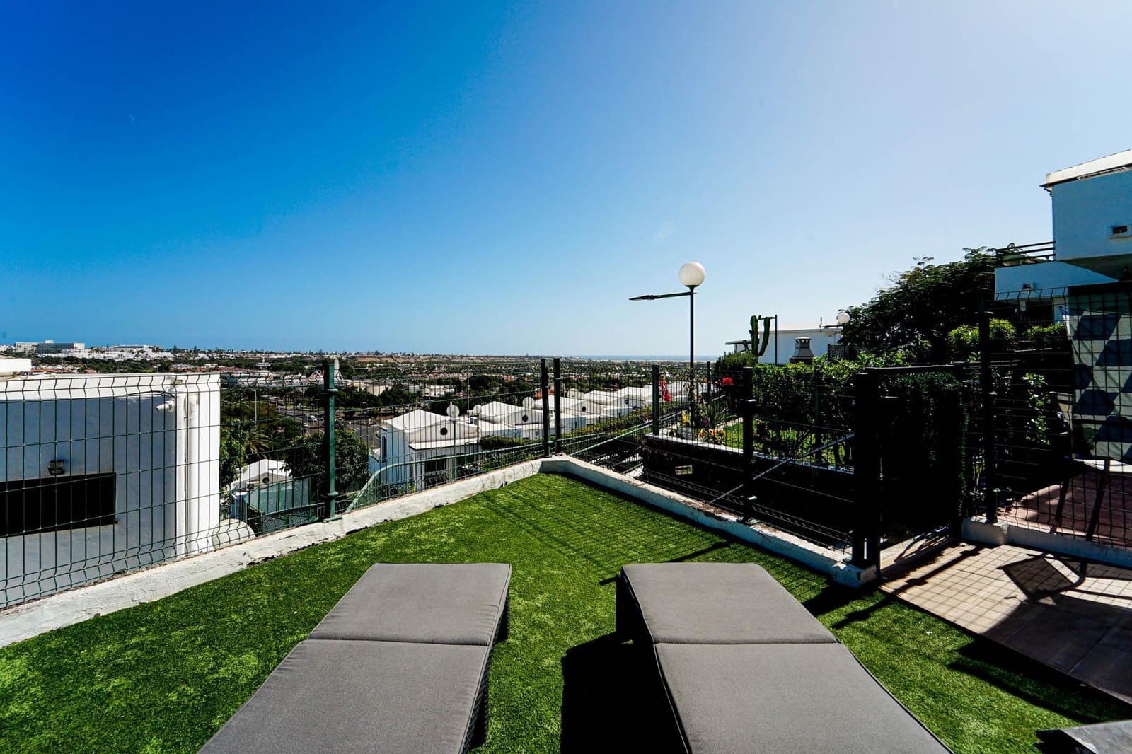 Bungalow de 2 habitaciones en Sonneland en venta con piscina - 305.000 € (Ref: 9551622)