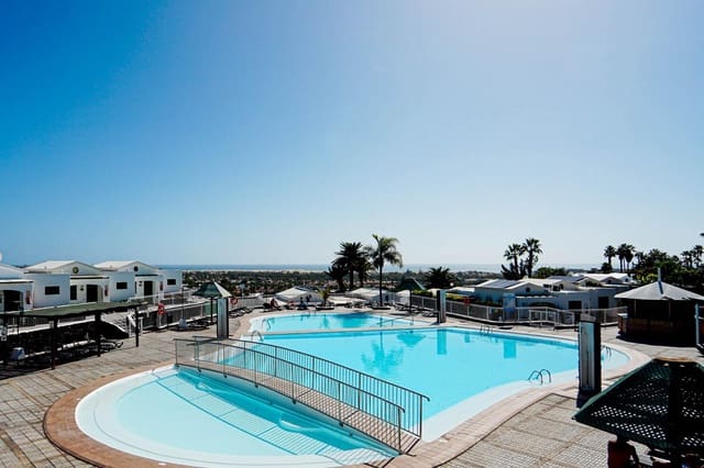 Bungalow de 2 habitaciones en Sonneland, San Bartolomé de Tirajana en venta con piscina - 305.000 € (Ref: 9551622)