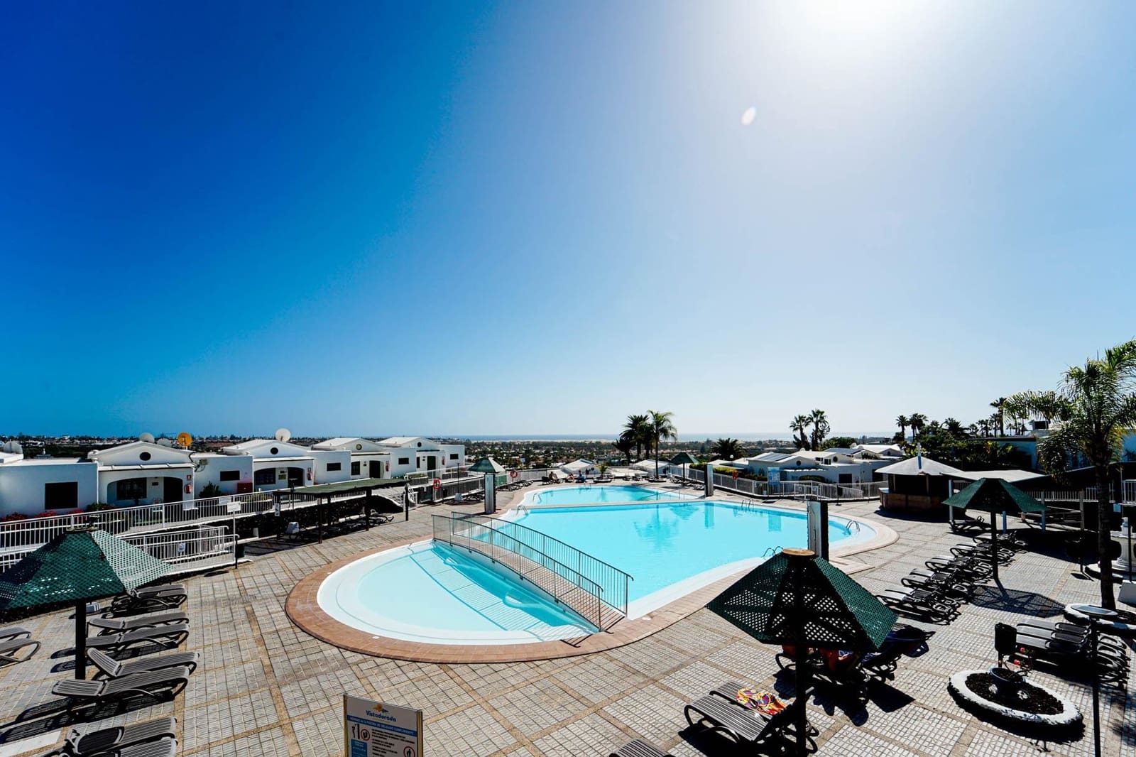 Bungalow de 2 habitaciones en Sonneland en venta con piscina - 305.000 € (Ref: 9551622)