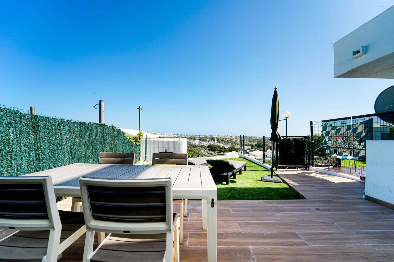 Bungalow de 2 habitaciones en Sonneland en venta con piscina - 305.000 € (Ref: 9551622)