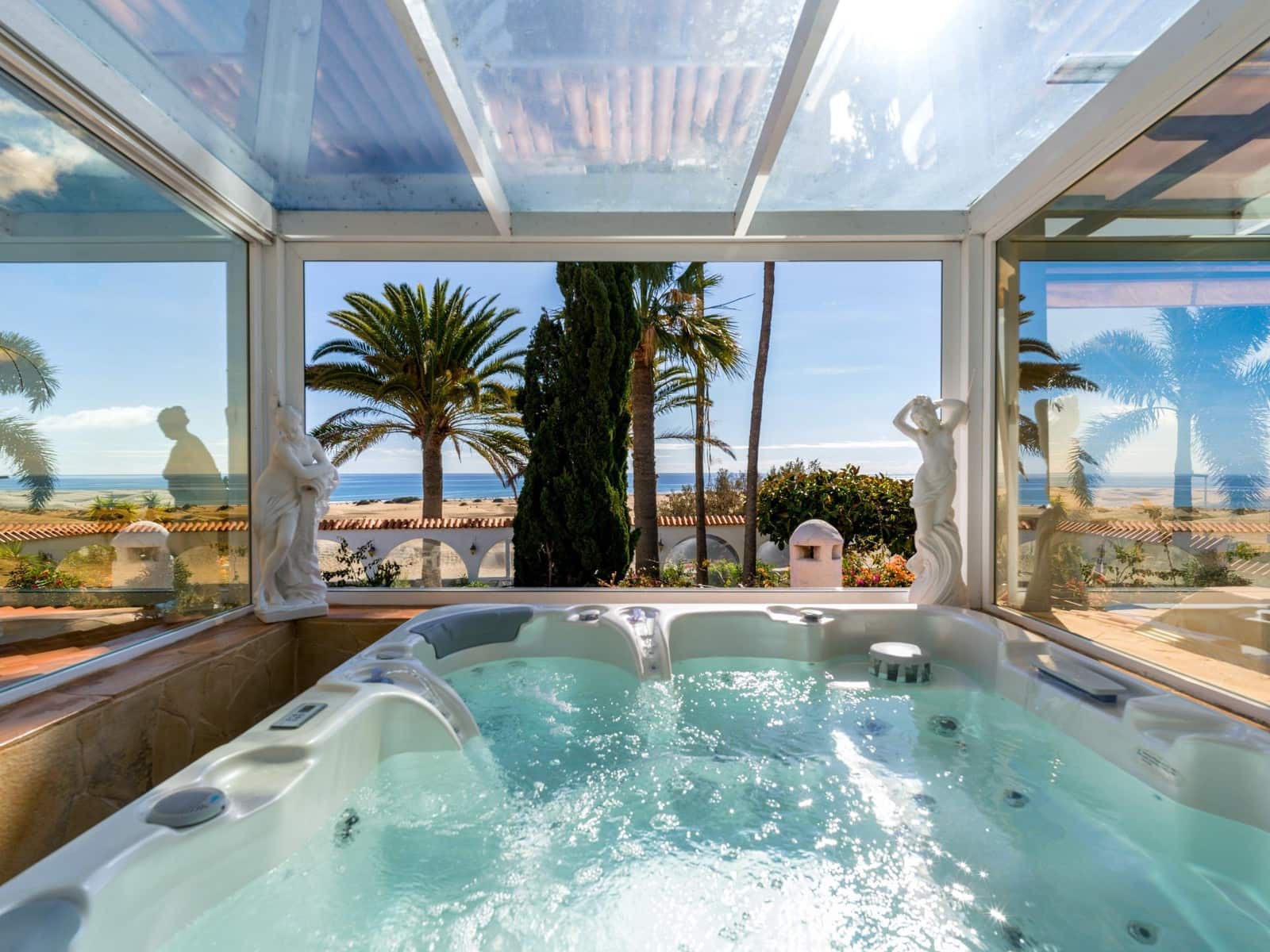 4 slaapkamer Villa te koop in Playa del Ingles met garage - € 1.700.000 (Ref: 9574689)