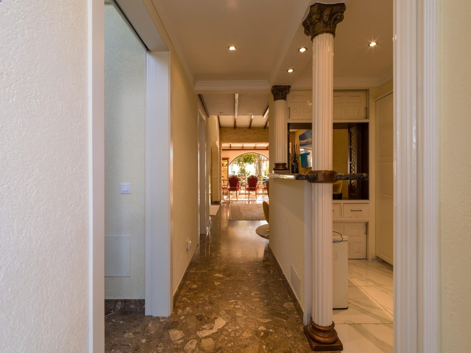 4 slaapkamer Villa te koop in Playa del Ingles met garage - € 1.700.000 (Ref: 9574689)