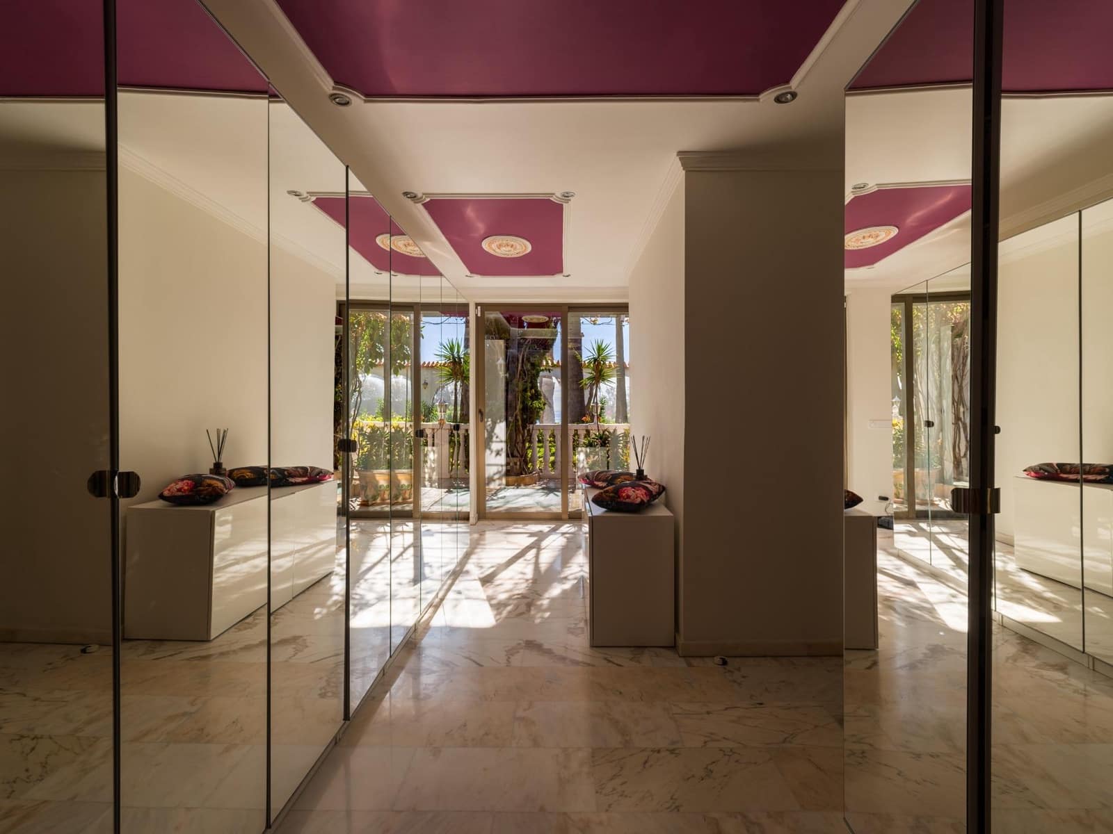 4 slaapkamer Villa te koop in Playa del Ingles met garage - € 1.700.000 (Ref: 9574689)