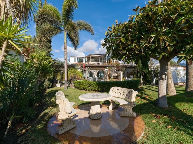 4 slaapkamer Villa te koop in Playa del Inglés, San Bartolomé de Tirajana met garage - € 1.700.000 (Ref: 9574689)