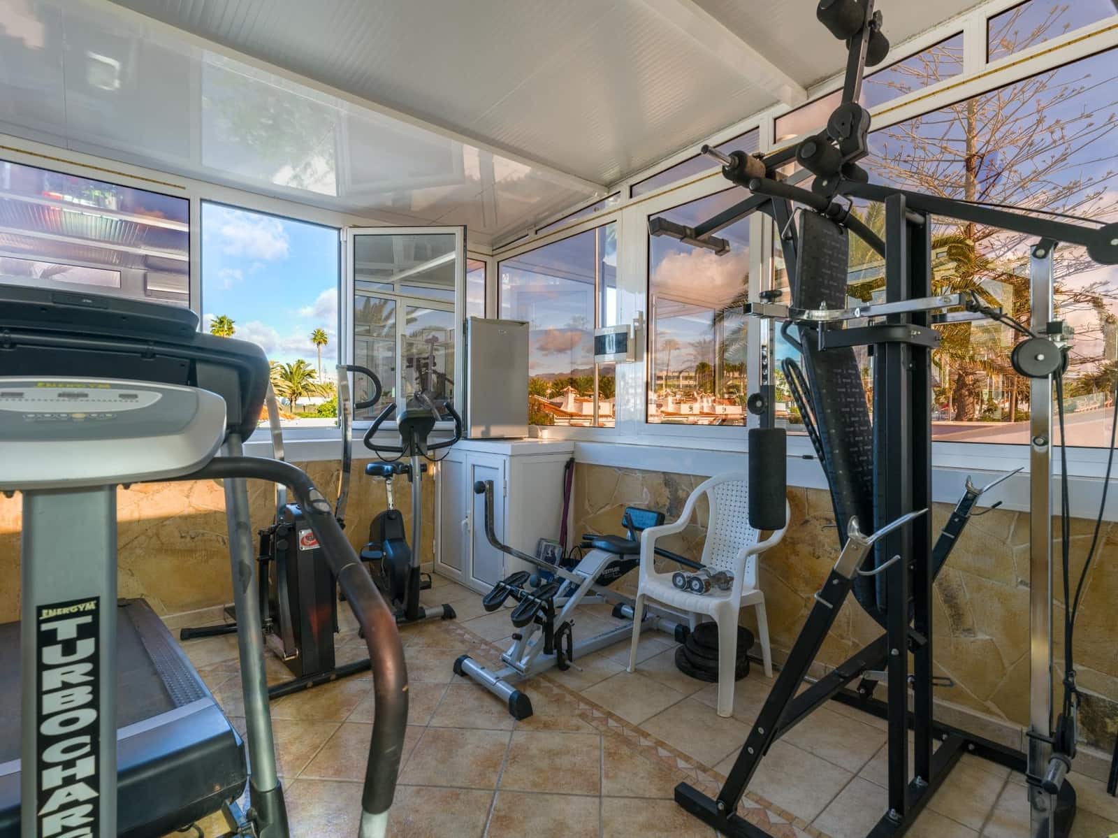 4 slaapkamer Villa te koop in Playa del Ingles met garage - € 1.700.000 (Ref: 9574689)