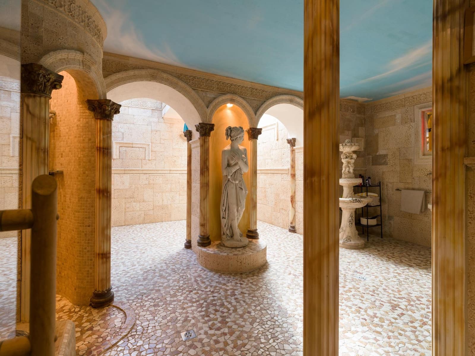 4 slaapkamer Villa te koop in Playa del Ingles met garage - € 1.700.000 (Ref: 9574689)