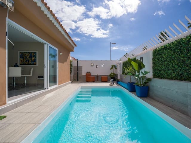 3 slaapkamer Bungalow te koop in Playa del Inglés, San Bartolomé de Tirajana met zwembad - € 940.000 (Ref: 9596230)