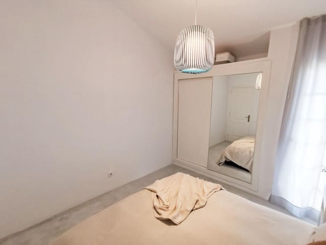 1 slaapkamer Bungalow te koop in San Bartolomé de Tirajana met zwembad - € 219.000 (Ref: 9625755)