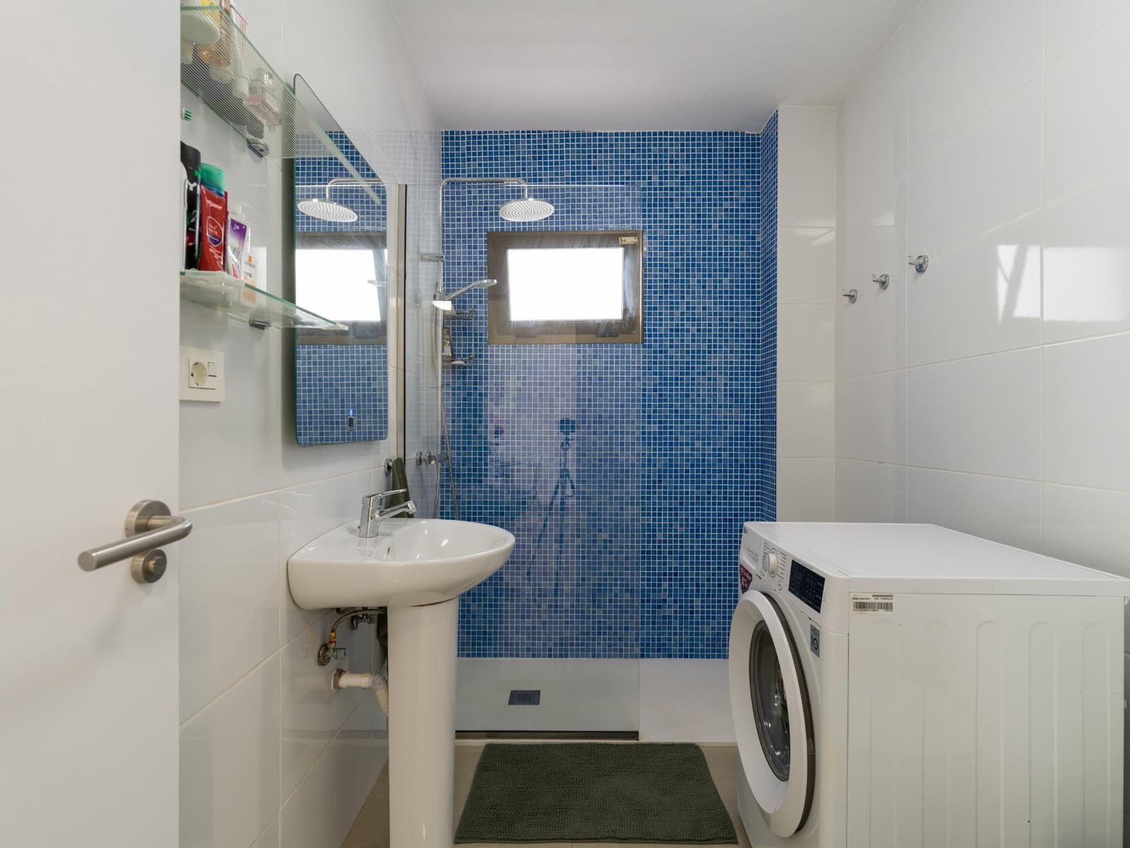 2 bedroom Apartment for sale in Playa del Ingles with pool - € 262,000 (Ref: 9755775)