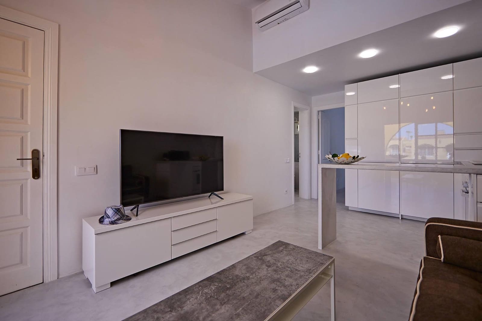 1 quarto Bungalow para arrendar em San Bartolome de Tirajana com piscina - 1 150 € (Ref: 9811974)
