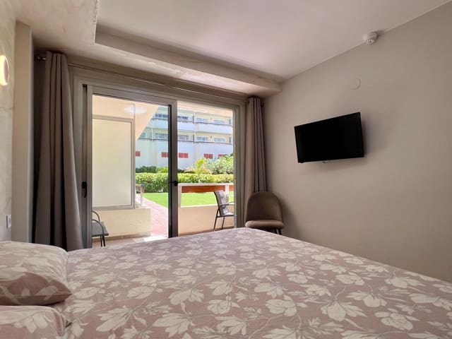 2 chambre Appartement à vendre à Playa del Inglés, San Bartolomé de Tirajana - 253 000 € (Ref: 9893945)