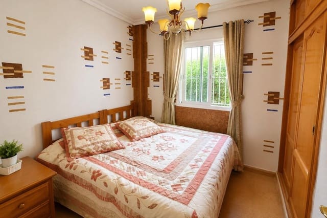 2 sovrum Bungalow till salu i Lomas de Cabo Roig - Los Dolses, Orihuela med pool - 225 000 € (Ref: 10057379)