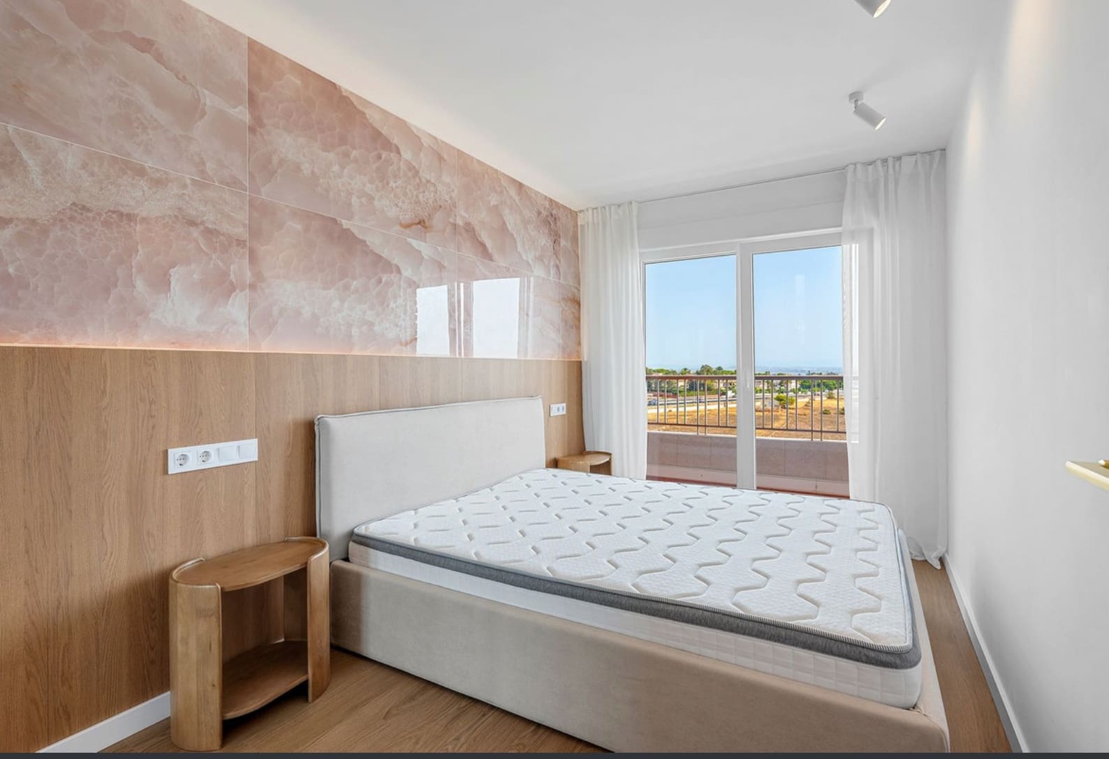 2 soveværelse Lejlighed til salg i Punta Prima med swimmingpool - € 225.000 (Ref: 10060687)
