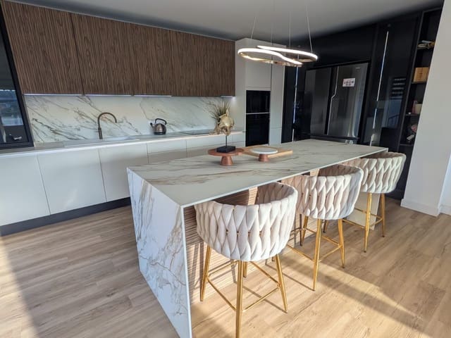 Chalet de 5 habitaciones en Mar de Cristal, Cartagena en venta con piscina - 575.000 € (Ref: 10062999)