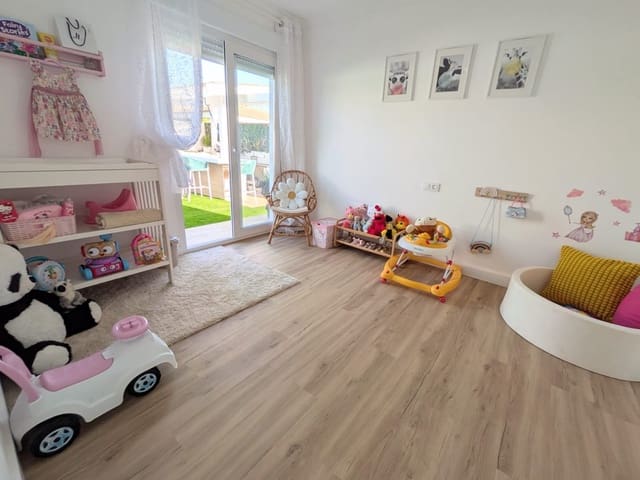 Chalet de 5 habitaciones en Mar de Cristal, Cartagena en venta con piscina - 575.000 € (Ref: 10062999)