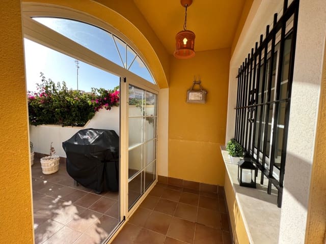 3 soveværelse Byhus til salg i La Zenia, Orihuela med swimmingpool - € 269.000 (Ref: 10086934)