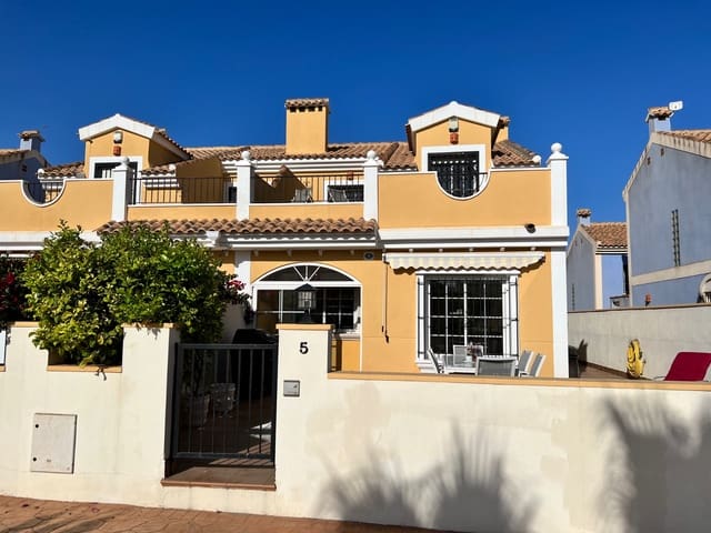 3 soveværelse Byhus til salg i La Zenia, Orihuela med swimmingpool - € 269.000 (Ref: 10086934)