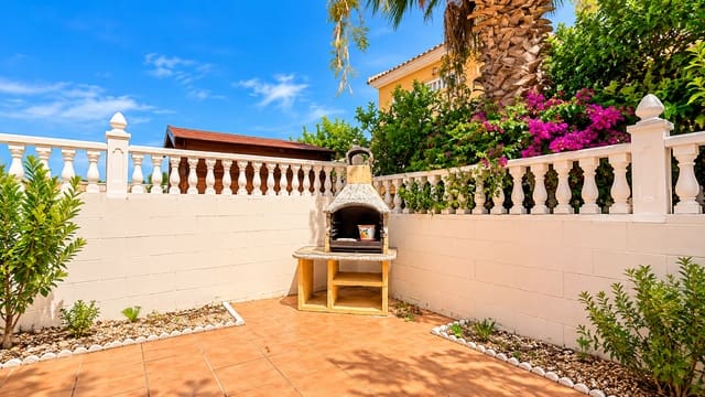 3 slaapkamer Villa te koop in Lo Crispin, Algorfa met zwembad - € 260.000 (Ref: 10163672)