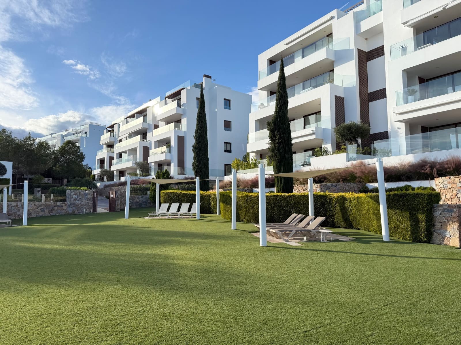2 chambre Penthouse à vendre à Las Colinas Golf avec piscine - 589 000 € (Ref: 9403798)