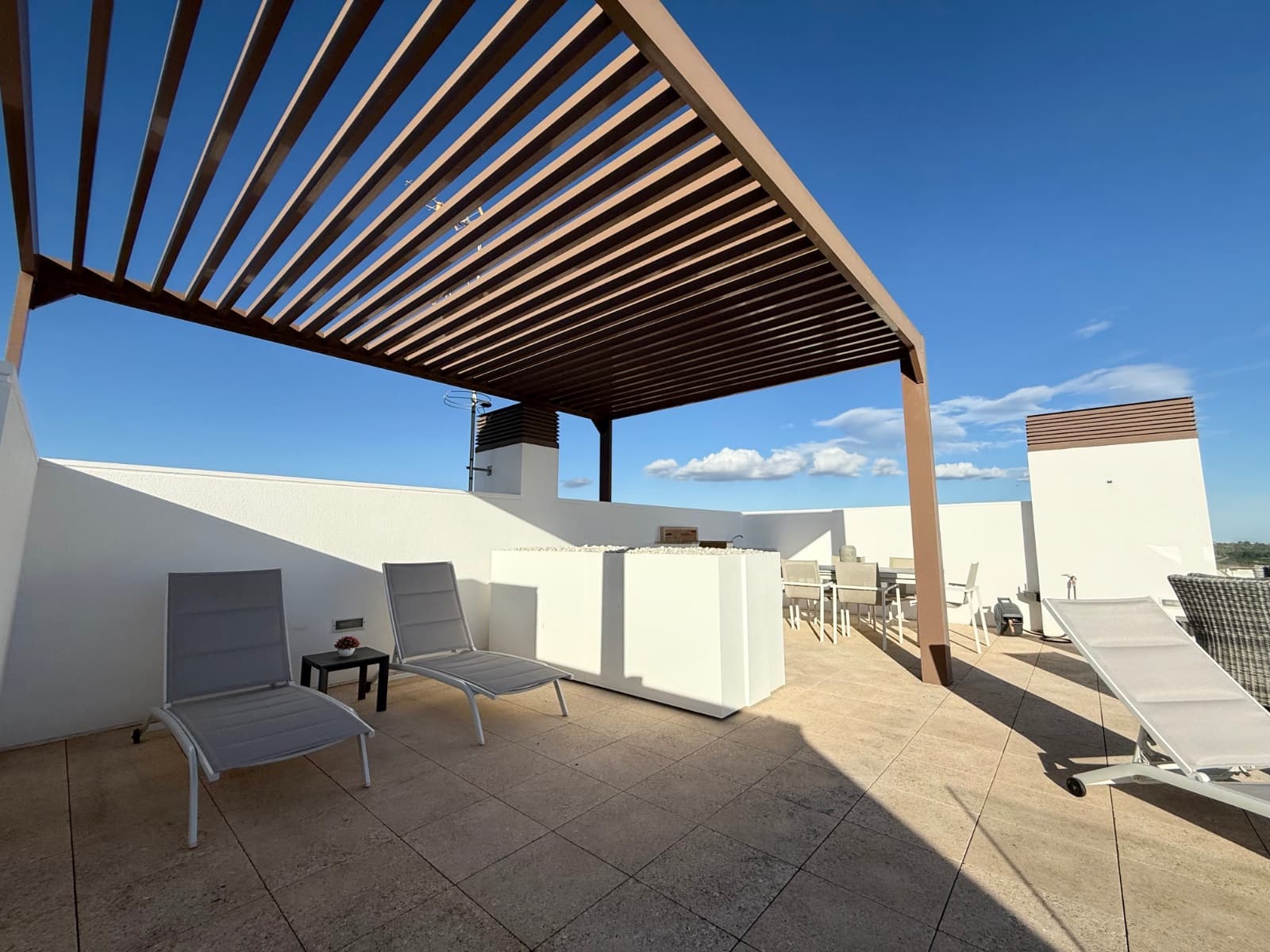 2 chambre Penthouse à vendre à Las Colinas Golf avec piscine - 589 000 € (Ref: 9403798)