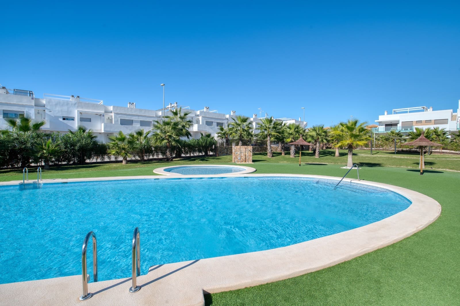 3 makuuhuone Huoneisto myytävänä paikassa Vistabella mukana uima-altaan - 279 900 € (Ref: 9403811)