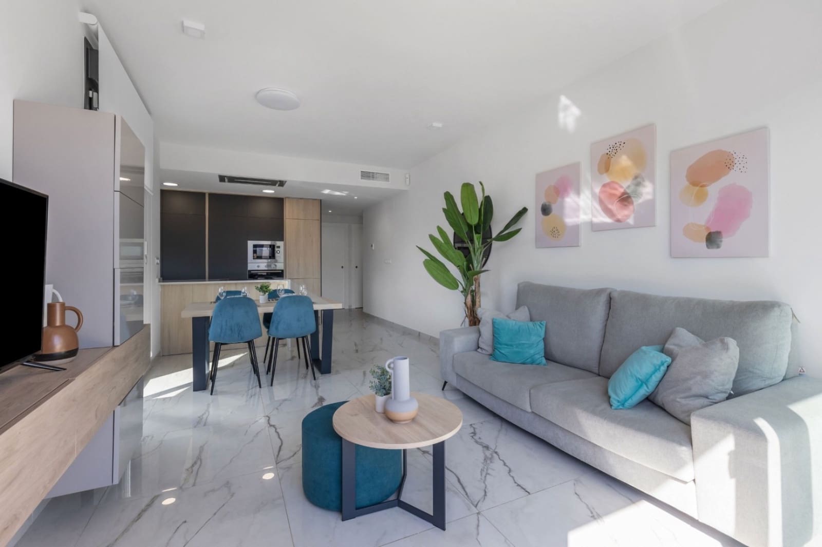 Ático de 2 habitaciones en Playa Flamenca en venta con piscina - 495.000 € (Ref: 9403821)