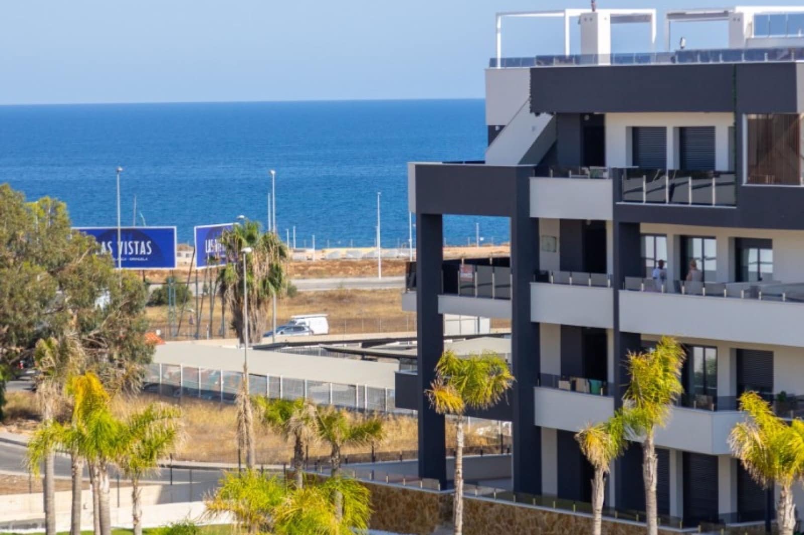 Ático de 2 habitaciones en Playa Flamenca en venta con piscina - 495.000 € (Ref: 9403821)
