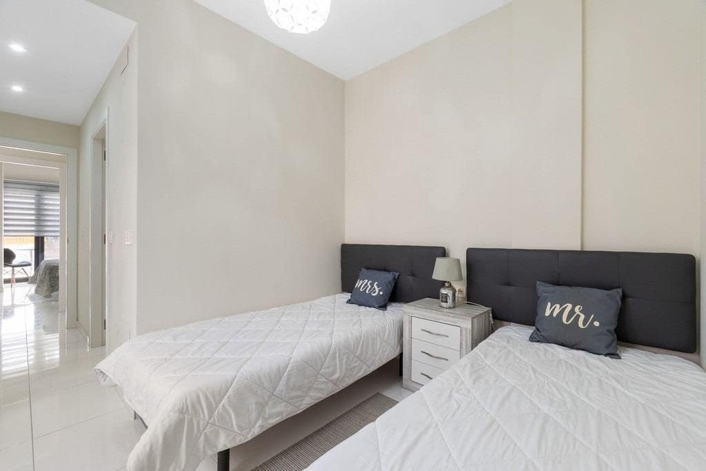 Apartamento de 2 habitaciones en Orihuela Costa en venta con piscina - 225.000 € (Ref: 9403828)