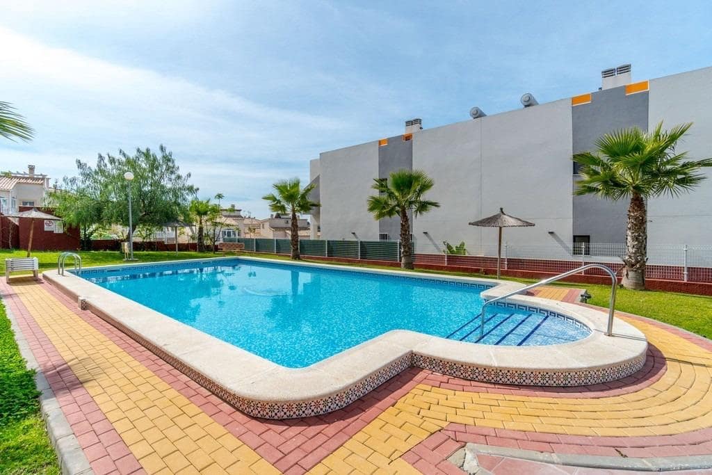 Apartamento de 2 habitaciones en Orihuela Costa en venta con piscina - 225.000 € (Ref: 9403828)