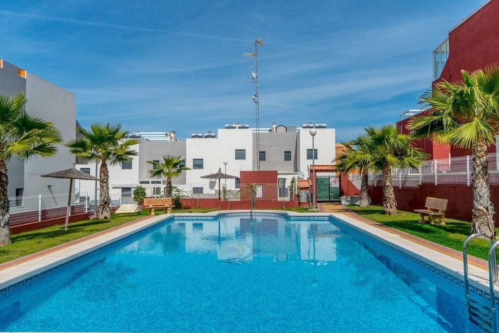 Apartamento de 2 habitaciones en Orihuela Costa en venta con piscina - 225.000 € (Ref: 9403828)
