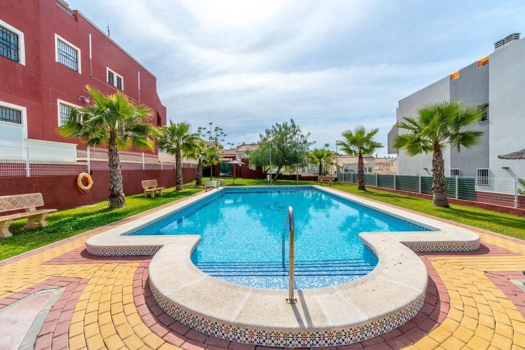Apartamento de 2 habitaciones en Orihuela Costa en venta con piscina - 225.000 € (Ref: 9403828)