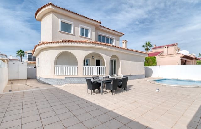 4 makuuhuone Huvila myytävänä paikassa Ciudad Quesada, Rojales mukana uima-altaan - 695 000 € (Ref: 9403831)