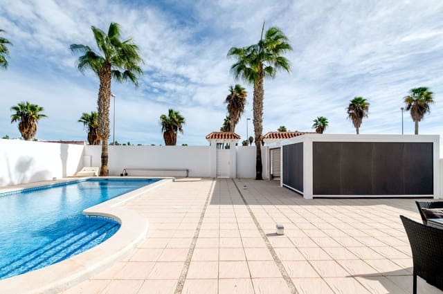 4 makuuhuone Huvila myytävänä paikassa Ciudad Quesada, Rojales mukana uima-altaan - 695 000 € (Ref: 9403831)