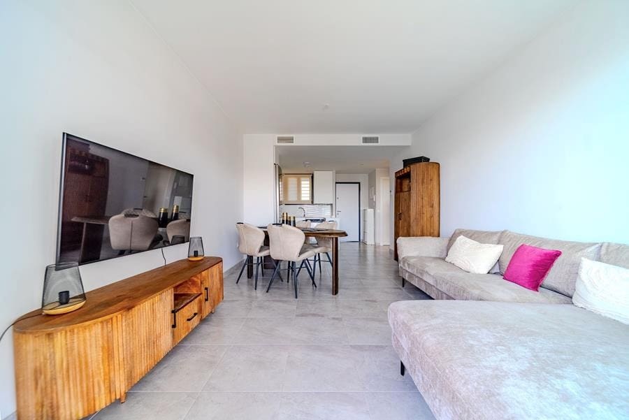 2 soveværelse Lejlighed til salg i Villamartin med swimmingpool - € 225.000 (Ref: 9403832)