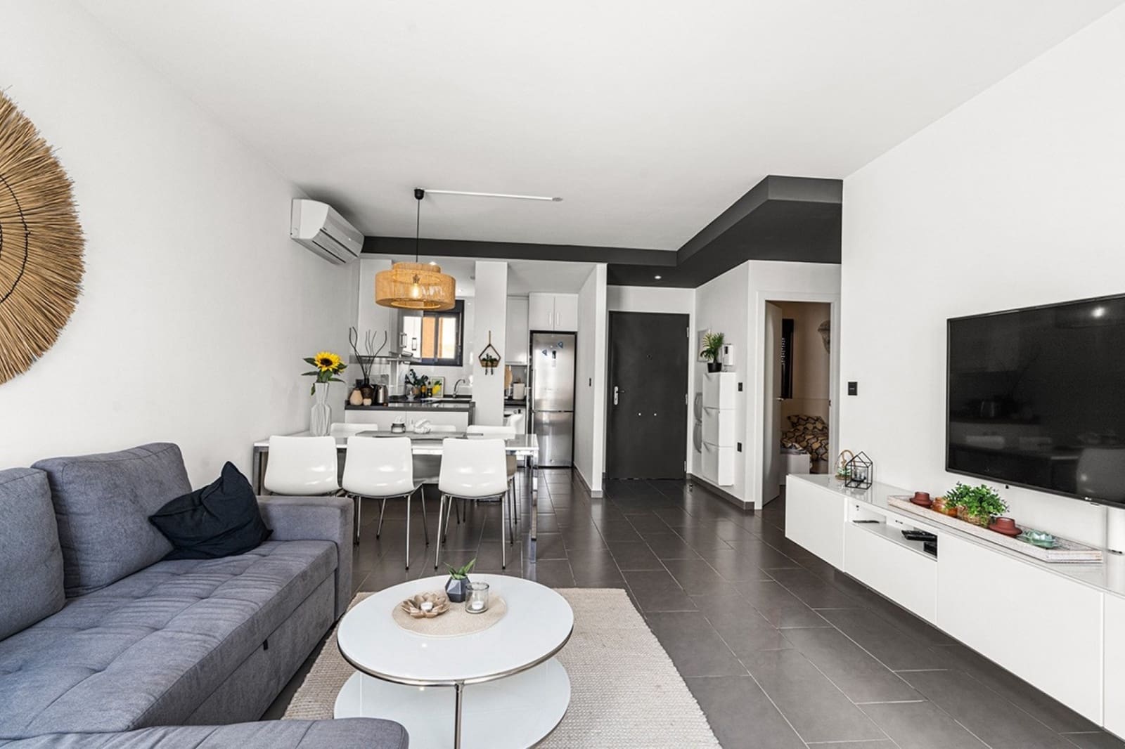 2 slaapkamer Appartement te koop in La Zenia met zwembad - € 319.000 (Ref: 9403843)