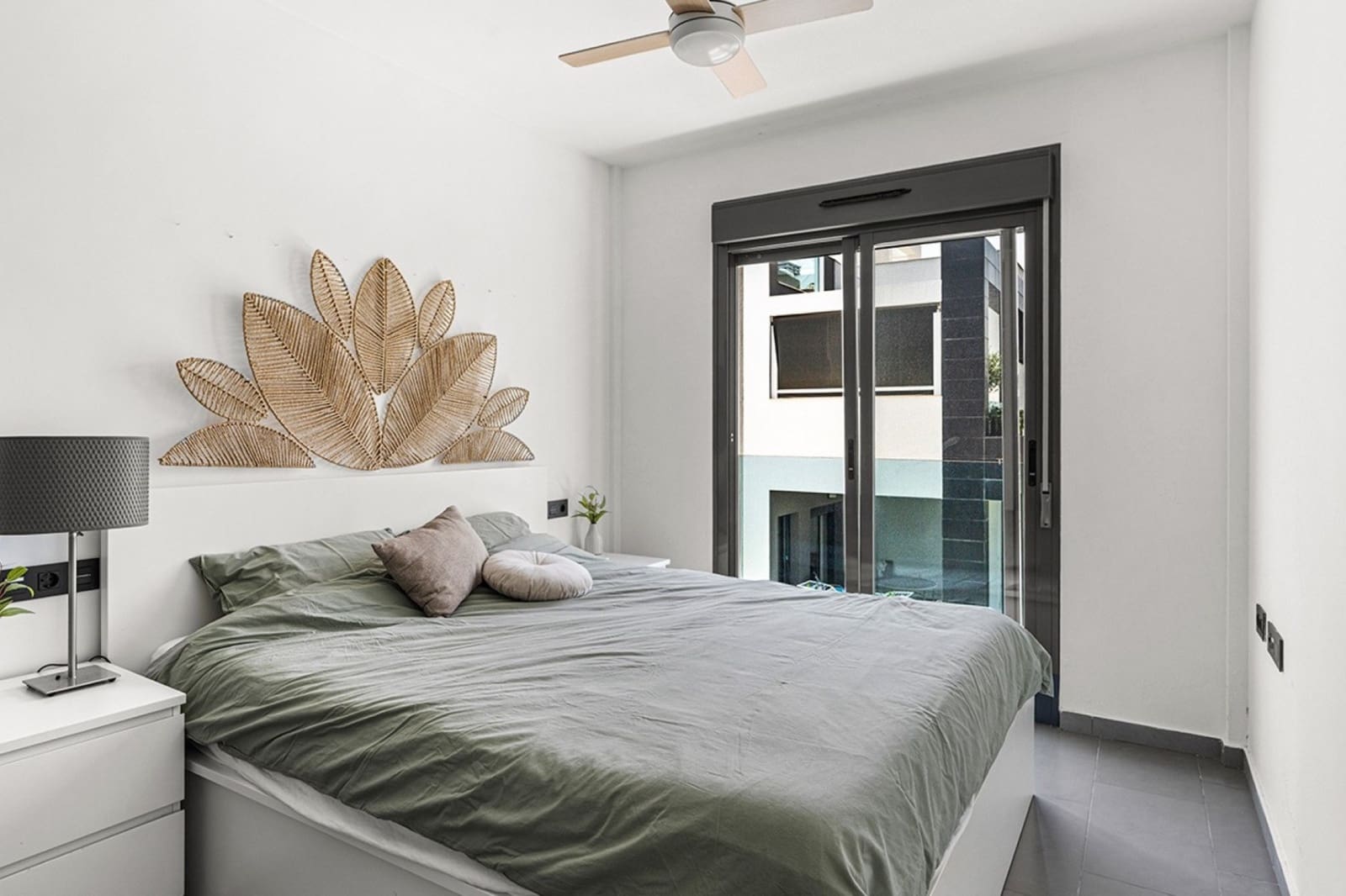 2 slaapkamer Appartement te koop in La Zenia met zwembad - € 319.000 (Ref: 9403843)