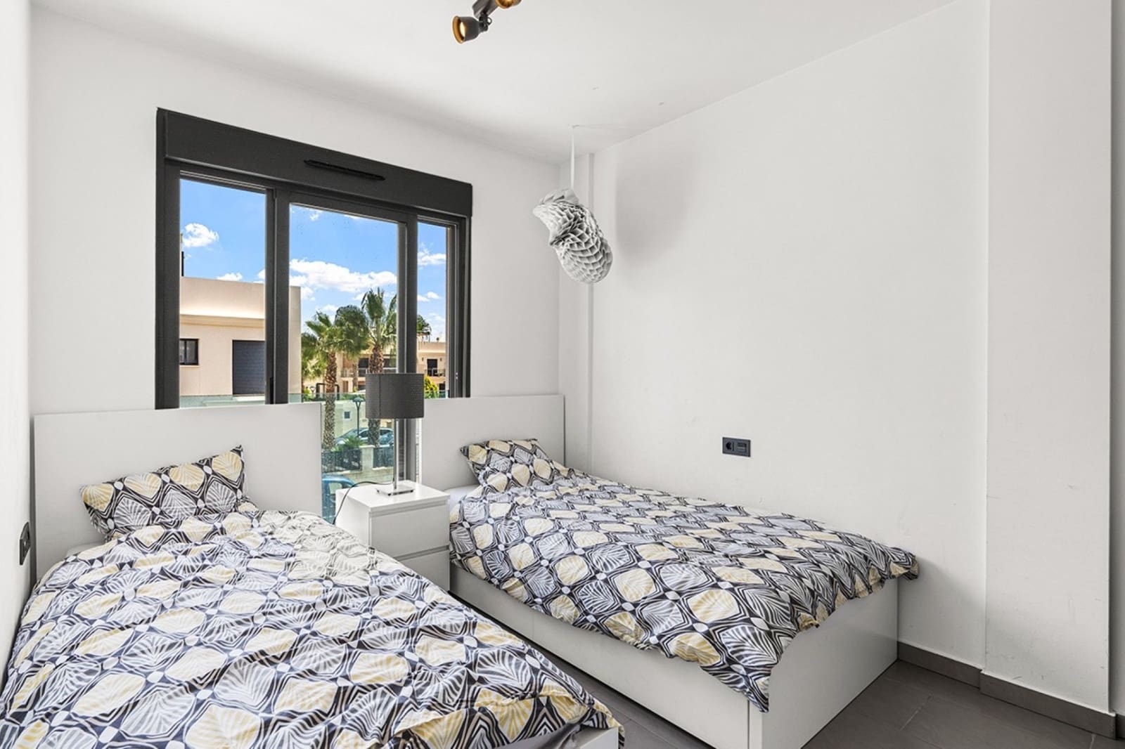 2 slaapkamer Appartement te koop in La Zenia met zwembad - € 319.000 (Ref: 9403843)