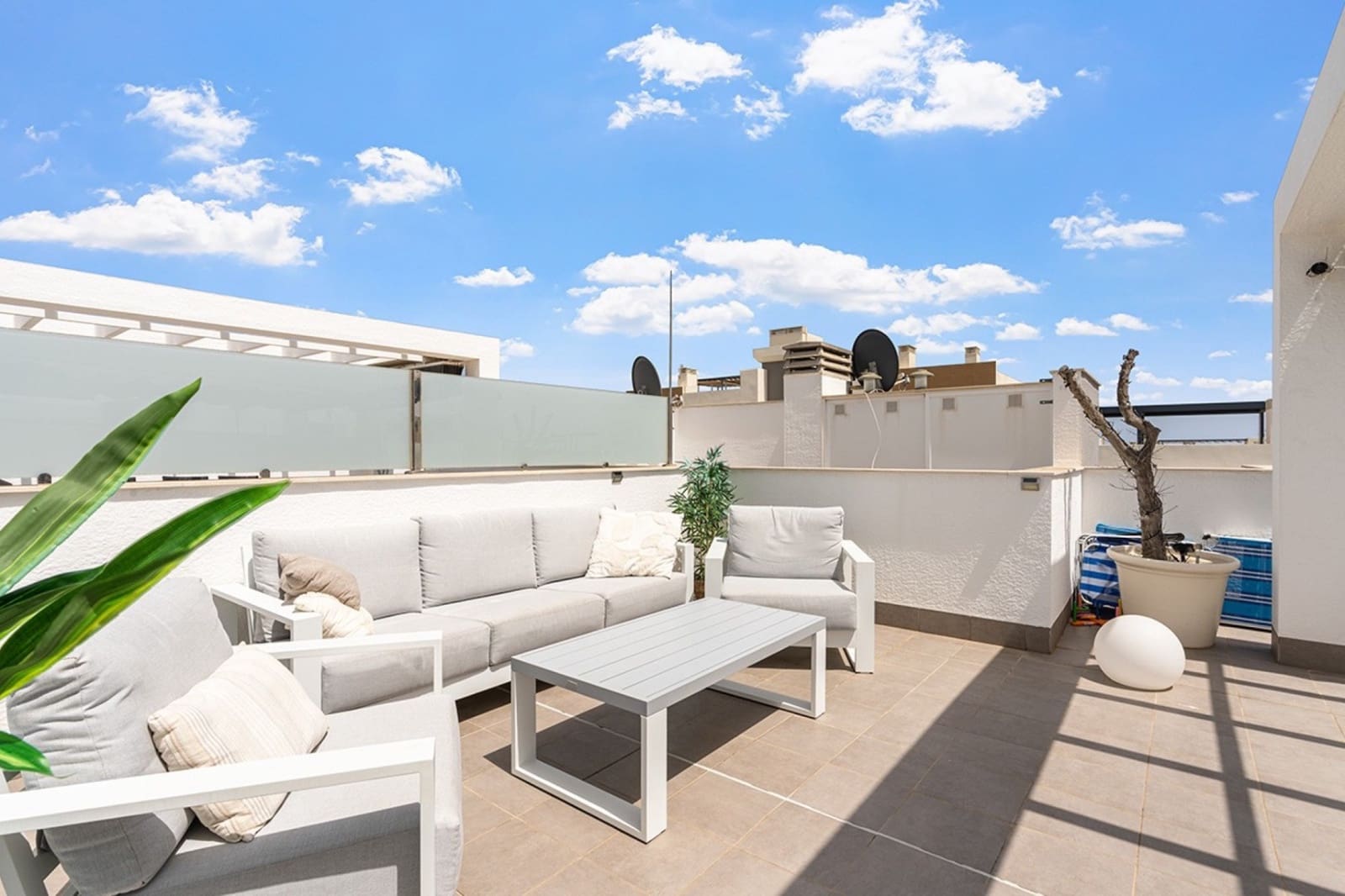 2 slaapkamer Appartement te koop in La Zenia met zwembad - € 319.000 (Ref: 9403843)