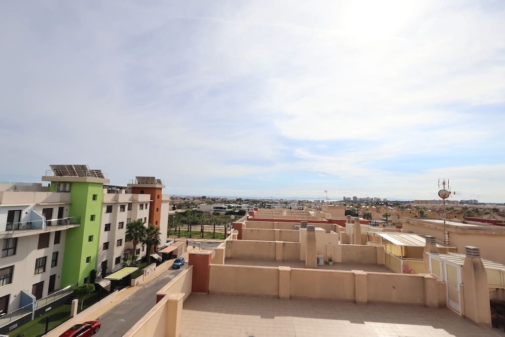 2 slaapkamer Penthouse te koop in Cabo Roig met zwembad - € 195.000 (Ref: 9403848)