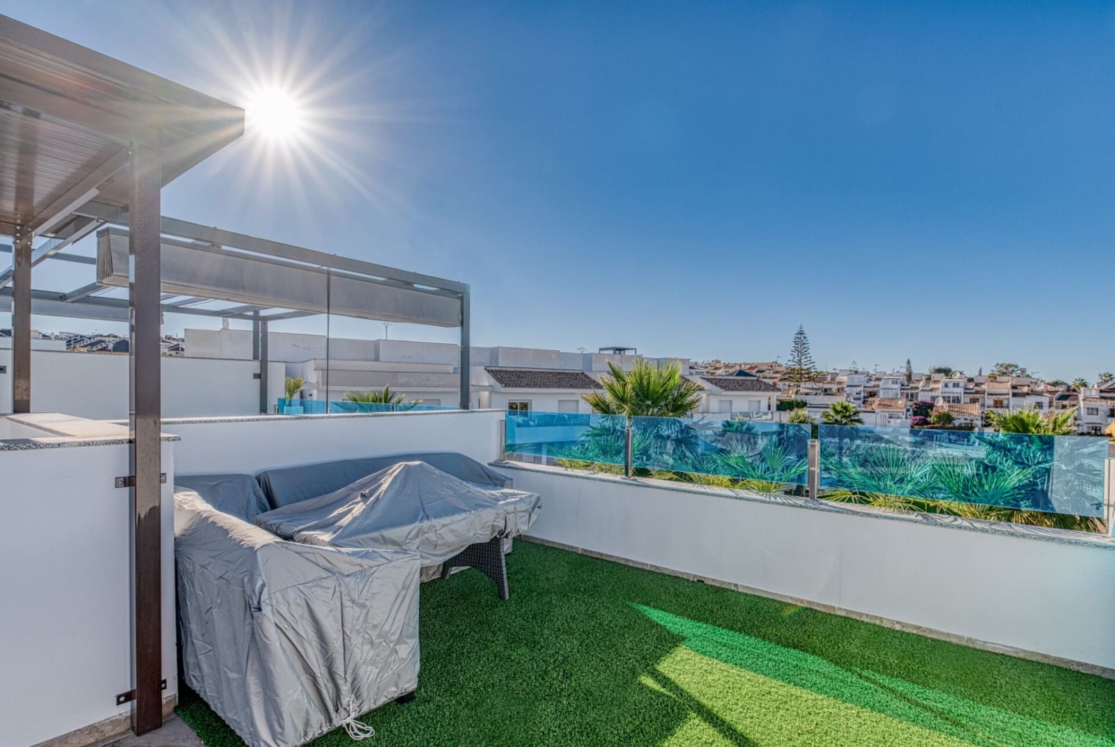 3 slaapkamer Huis te koop in Torrevieja met zwembad - € 329.000 (Ref: 9403850)