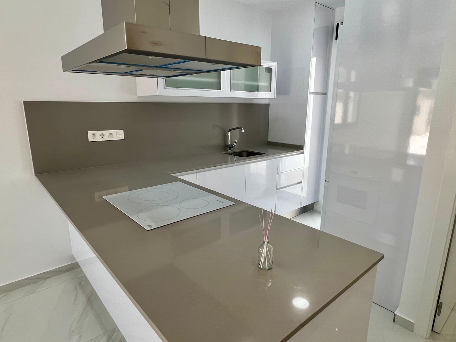 3 sypialnia Dom blizniak na sprzedaż w Polop z basenem - 385 000 € (Ref: 9403851)