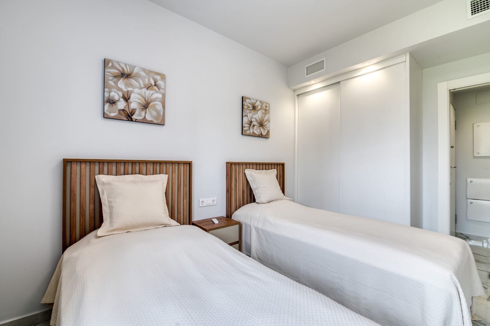 2 chambre Appartement à vendre à Playa Flamenca avec piscine - 395 000 € (Ref: 9403852)