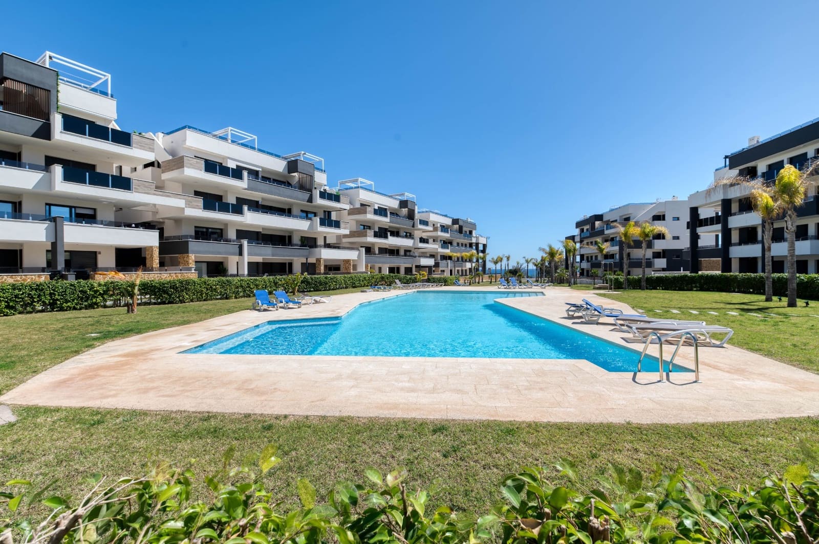 2 chambre Appartement à vendre à Playa Flamenca avec piscine - 395 000 € (Ref: 9403852)